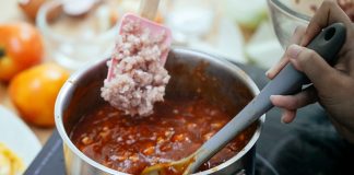 Mapo Tofu z mielonym mięsem i pieprzem syczuańskim: przepis krok po kroku